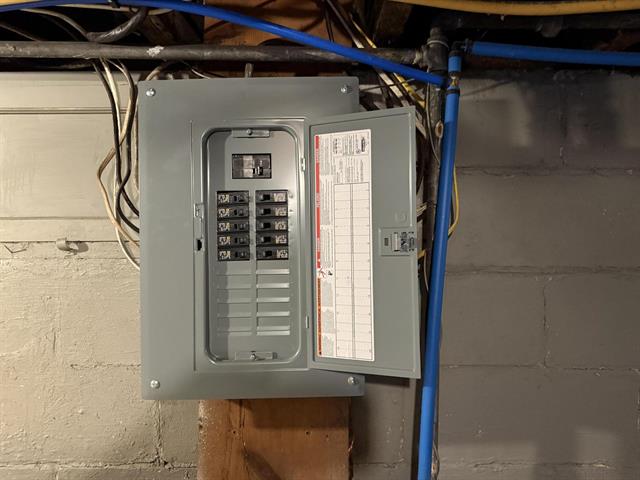 Builiding view seventy two for 420 Robert, Ludington, MI. 49431