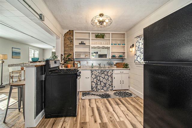 Builiding view ten for 420 Robert, Ludington, MI. 49431