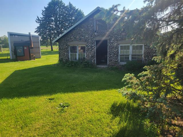 Builiding view fifteen for 15702 29Th, Vicksburg, MI. 49097