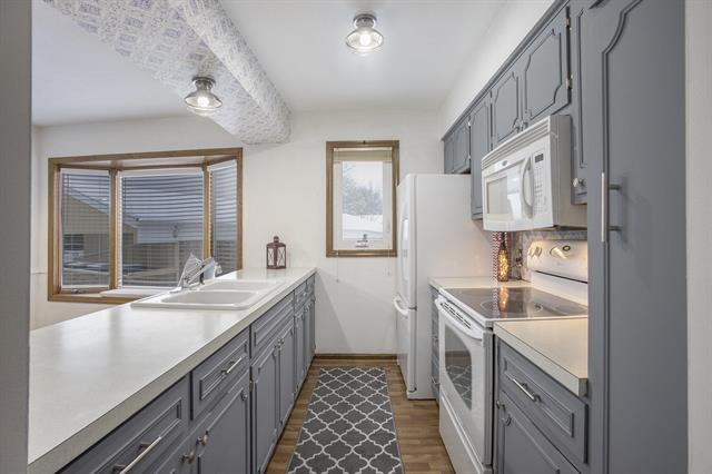 Builiding view five for 932 Village, Jenison, MI. 49428