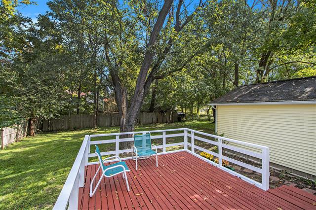 Builiding view twenty four for 117 Adams, Lawton, MI. 49065