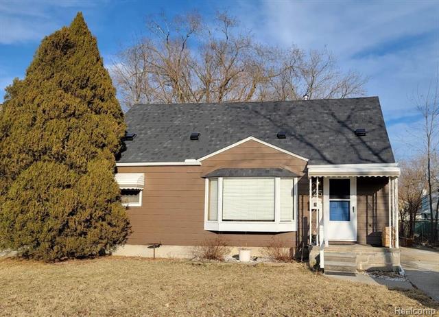 front view for 725 S Manitou Ave, Clawson, Mi. 48017