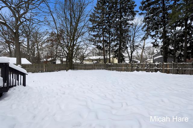 Builiding view thirteen for 1437 Carlton, Muskegon, MI. 49442