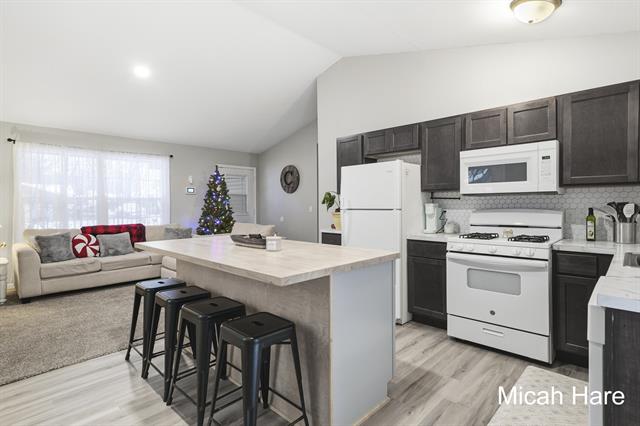 Builiding view two for 1437 Carlton, Muskegon, MI. 49442