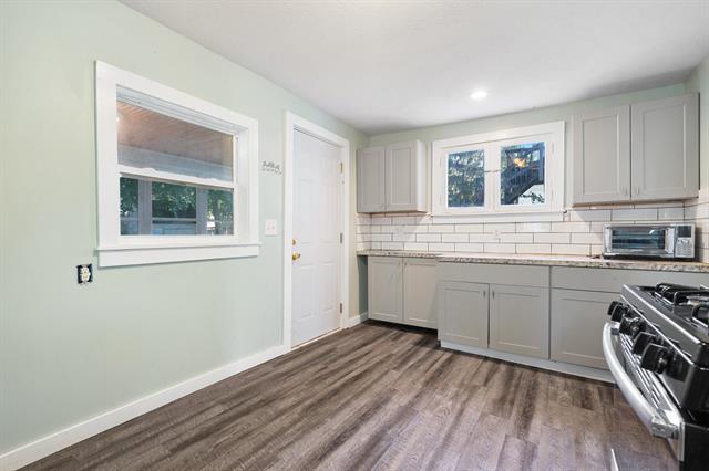 Builiding view eleven for 1516 Cole, Grand Rapids, MI. 49505