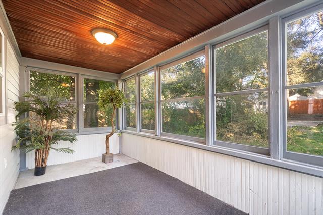 Builiding view fourteen for 1516 Cole, Grand Rapids, MI. 49505