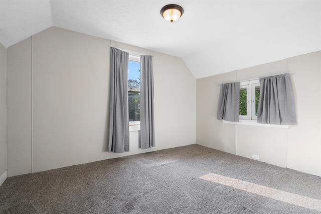 Builiding view seventeen for 1516 Cole, Grand Rapids, MI. 49505