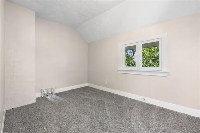 Builiding view sixteen for 1516 Cole, Grand Rapids, MI. 49505