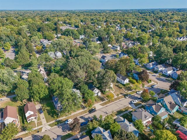 Builiding view twenty six for 1516 Cole, Grand Rapids, MI. 49505