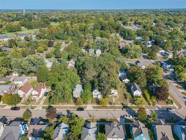 Builiding view twenty three for 1516 Cole, Grand Rapids, MI. 49505