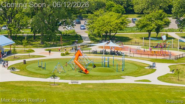 Builiding view thirty one for 1918 Massoit, Royal Oak, MI. 48073