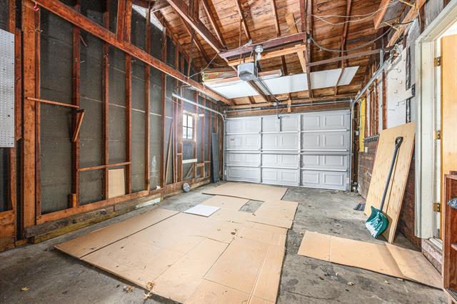 Builiding view seventeen for 3415 Huron, Kalamazoo, MI. 49006