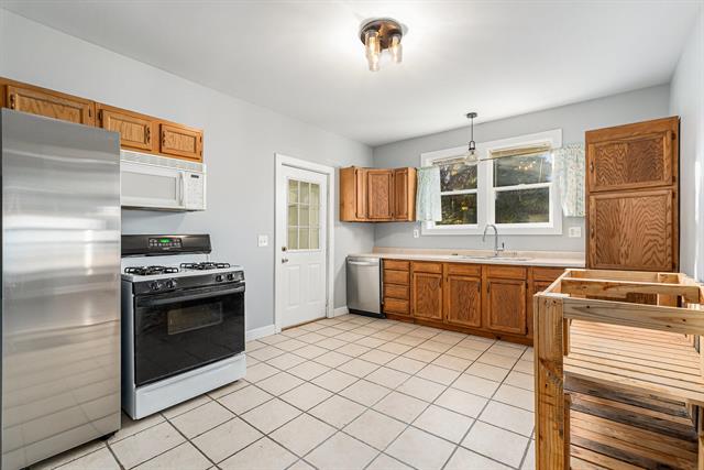 Builiding view eight for 354 Allegan, Otsego, MI. 49078