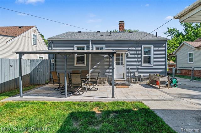 Builiding view fifteen for 1022 Whitcomb, Royal Oak, MI. 48073
