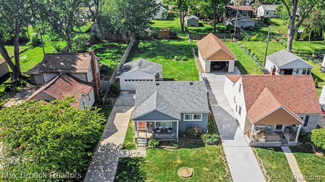 Builiding view two for 1022 Whitcomb, Royal Oak, MI. 48073
