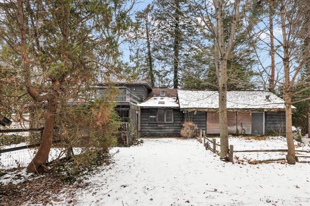 Builiding view one for 735 Renshaw, Clawson, MI. 48017