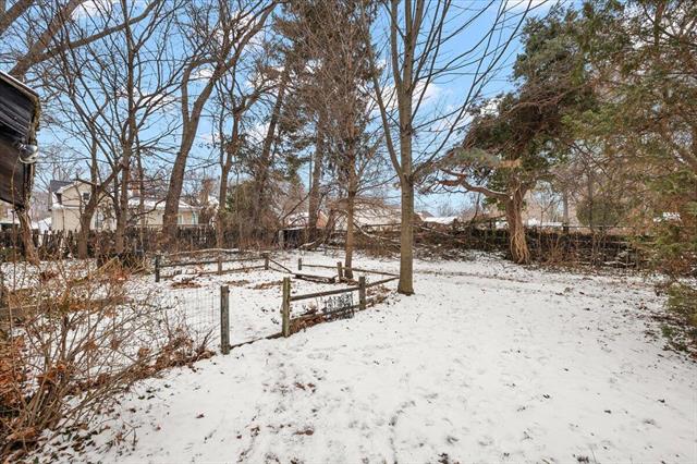 Builiding view six for 735 Renshaw, Clawson, MI. 48017