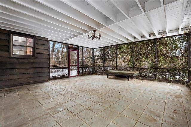 Builiding view thirty eight for 735 Renshaw, Clawson, MI. 48017