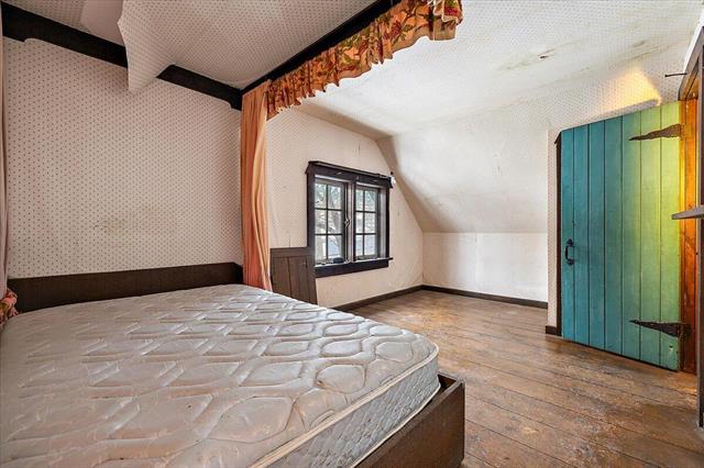 Builiding view thirty for 735 Renshaw, Clawson, MI. 48017