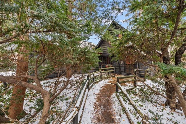 Builiding view two for 735 Renshaw, Clawson, MI. 48017