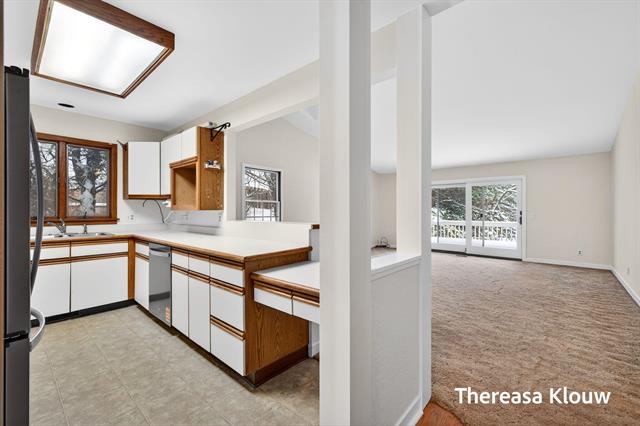 Builiding view eleven for 17496 Meadow Wood, Spring Lake, MI. 49456