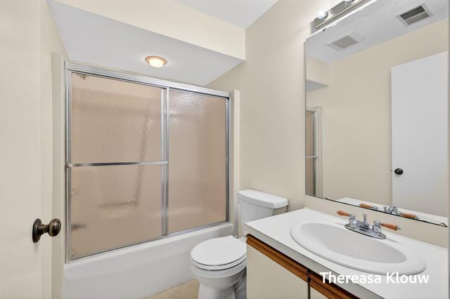 Builiding view forty five for 17496 Meadow Wood, Spring Lake, MI. 49456