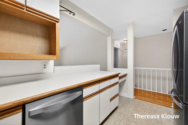 Builiding view fourteen for 17496 Meadow Wood, Spring Lake, MI. 49456