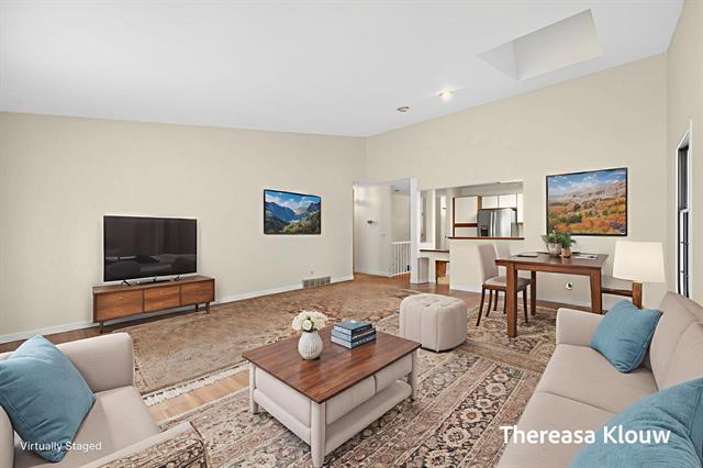 Builiding view seventeen for 17496 Meadow Wood, Spring Lake, MI. 49456