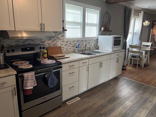 Builiding view sixteen for 519 Ramsdell, Manistee, MI. 49660