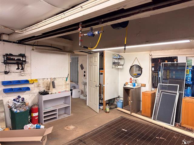 Builiding view eight for 2807 Smith, Lambertville, MI. 48144