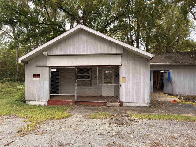 Builiding view one for 2807 Smith, Lambertville, MI. 48144