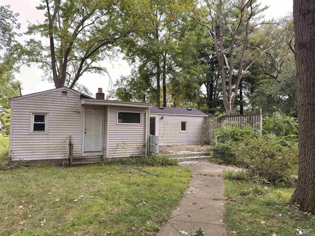 Builiding view three for 2807 Smith, Lambertville, MI. 48144