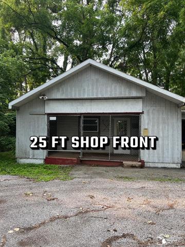 Builiding view twenty one for 2807 Smith, Lambertville, MI. 48144