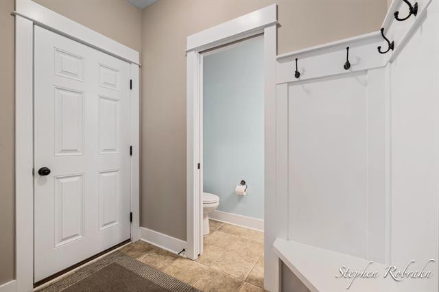 Builiding view eighteen for 885 Cooks Crossing, Byron Center, MI. 49315