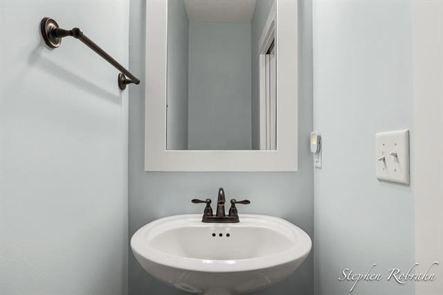 Builiding view nineteen for 885 Cooks Crossing, Byron Center, MI. 49315