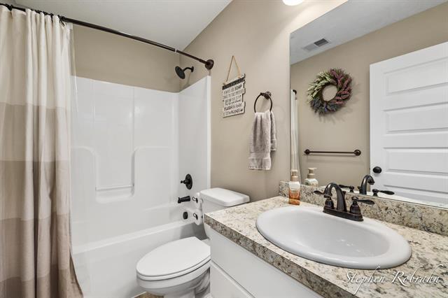 Builiding view thirty two for 885 Cooks Crossing, Byron Center, MI. 49315