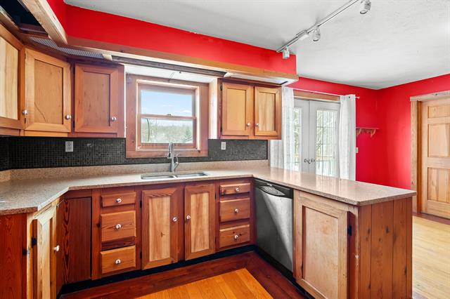 Builiding view fifteen for 706 26Th, Allegan, MI. 49010