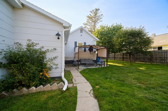 Builiding view thirty eight for 115 Mc Kee, Manistee, MI. 49660