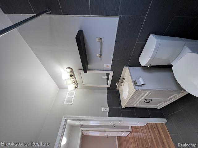 Builiding view fourteen for 630 Gargantua, Clawson, MI. 48017