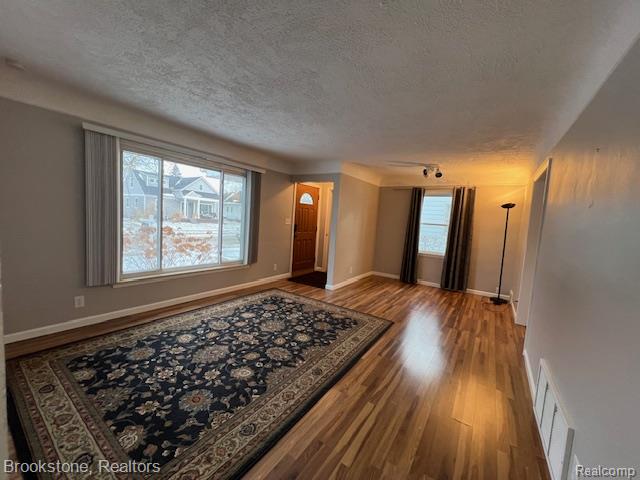 Builiding view nine for 630 Gargantua, Clawson, MI. 48017