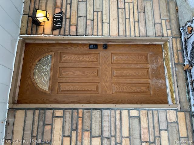 Builiding view seven for 630 Gargantua, Clawson, MI. 48017