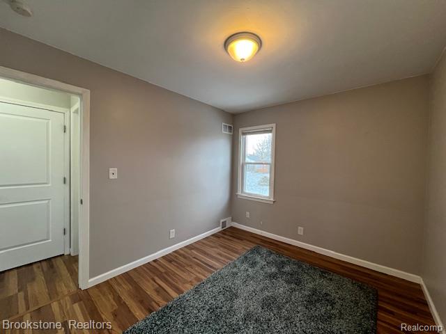 Builiding view twelve for 630 Gargantua, Clawson, MI. 48017