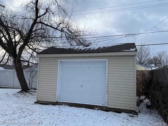 Builiding view two for 630 Gargantua, Clawson, MI. 48017