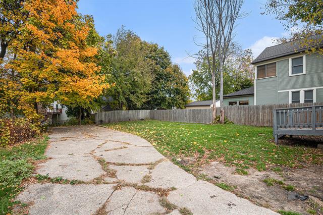 Builiding view eighteen for 835 Bates, Grand Rapids, MI. 49506