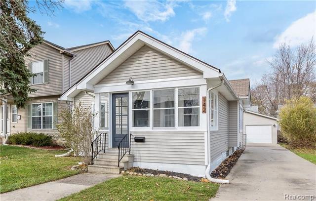 front view for 142 Massoit St, Clawson, Mi. 48017