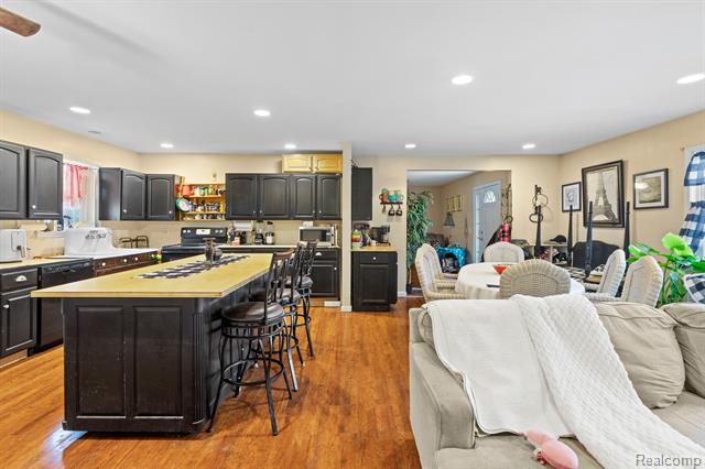 Builiding view four for 9300 Head O Lake, Ottawa Lake, MI. 49267