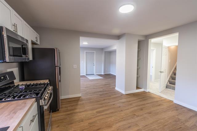 Builiding view seven for 1521 Riblet, Muskegon, MI. 49445