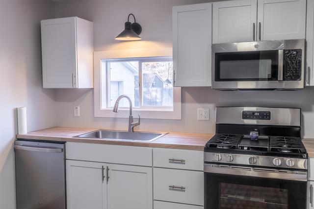 Builiding view six for 1521 Riblet, Muskegon, MI. 49445