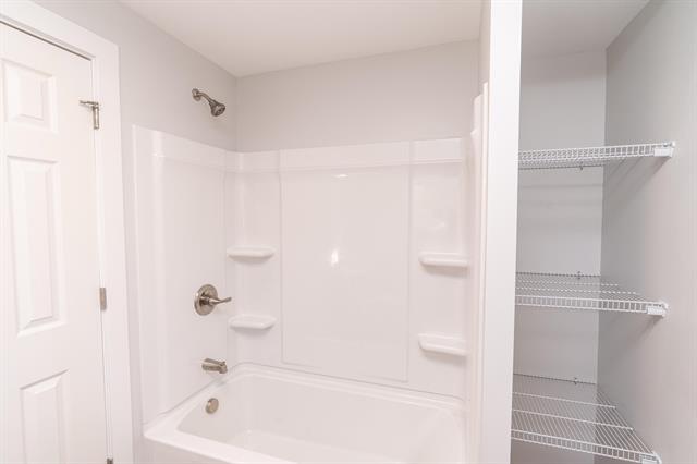 Builiding view thirteen for 1521 Riblet, Muskegon, MI. 49445