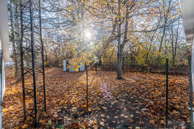 Builiding view thirty two for 1521 Riblet, Muskegon, MI. 49445